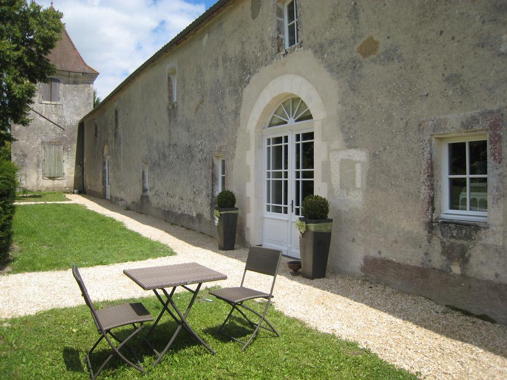 Chateau de Puyrigaud Bed and Breakfast Léoville Exterior foto